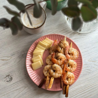 Креветки с розмарином и чесноком на шпажках, 300 г
