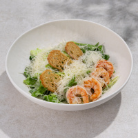 Салат цезарь с креветками